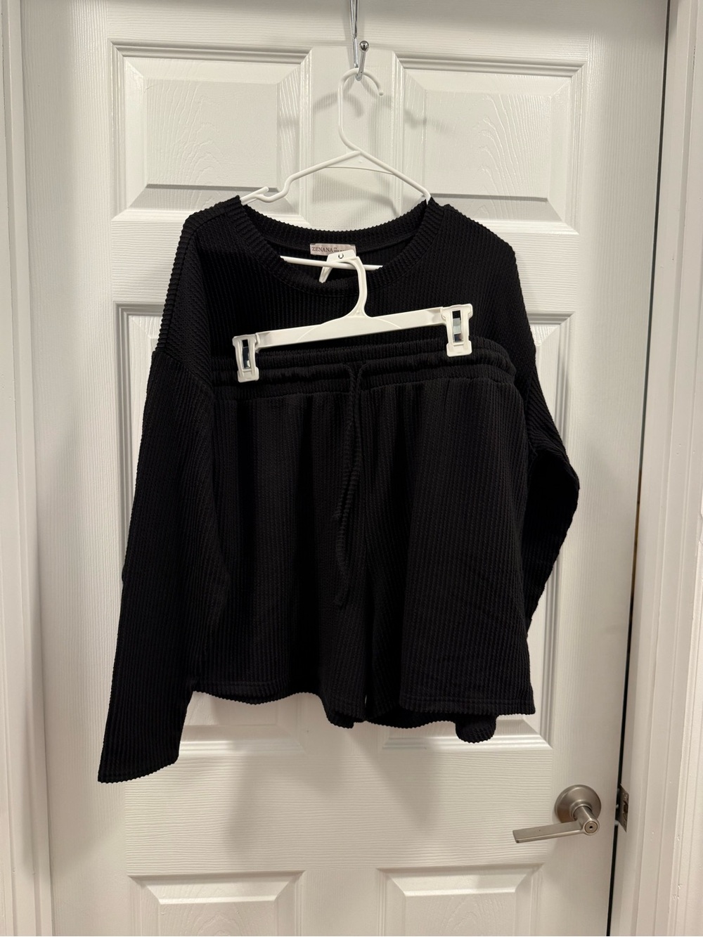 Zenana Women’s Black Textured Lounge Set - Top & Shorts size 2XL